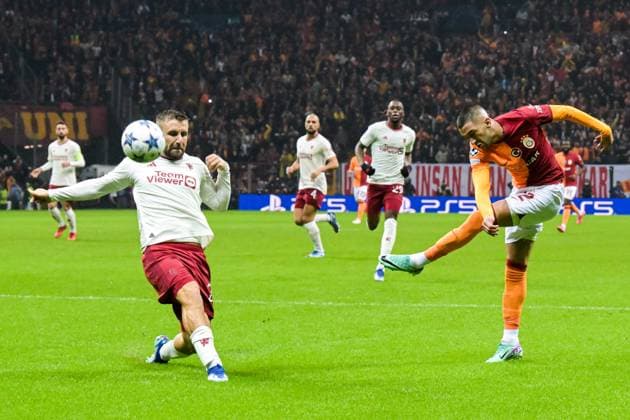 ISTANBUL - Hakim Ziyech of Galatasaray during the UEFA Champions League Group A match between Galatasaray SK and Manchester United, ManU FC at Ali Sami Yen Spor Kompleksi Stadium on November 29 in Istanbul, Turkey. ANP Hollandse Hoogte UEFA Champions League 2023 24 2023 2024 xVIxANPxSportx xGerritxvanxKeulenxIVx 485051234 originalFilename: 485051234.jpg