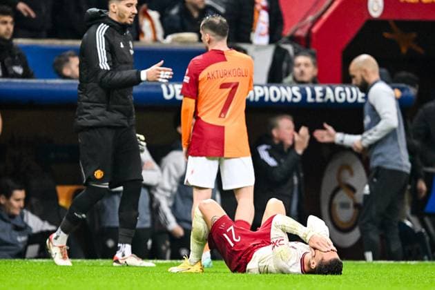 ISTANBUL - Antony of Manchester United, ManU FC is disappointed with the draw during the UEFA Champions League group A match between Galatasaray SK and Manchester United FC at the Ali Sami Yen Spor Kompleksi stadium on November 29 in Istanbul, Turkey. ANP Hollandse Hoogte UEFA Champions League 2023 24 2023 2024 xVIxANPxSportx xGerritxvanxKeulenxIVx 485051685 originalFilename: 485051685.jpg