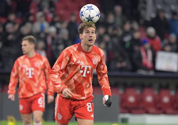 29 11 2023, xemx, Football UEFA Champions League, FC Bayern Muenchen FC Copenhagen emspor, v l Leon Goretzka FC Bayern Muenchen at warmup DFL DFB REGULATIONS PROHIBIT ANY USE OF PHOTOGRAPHS as IMAGE SEQUENCES and or QUASI VIDEO Muenchen
