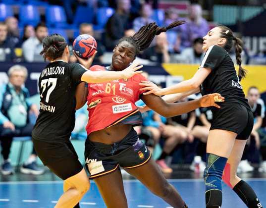 Lysa Tchaptchet, Spain 61 in action during the IHF World Womens Handball Championship match between Spain and Kazakhstan in the preliminary Group G in Arena Nord in Frederikshavn, Denmark on Wednesday , November 29, 2023 , Frederikshavn Jylland Denmark  Copyright: HenningxBagger HenningxBaggerx spdk20231129-210911-L