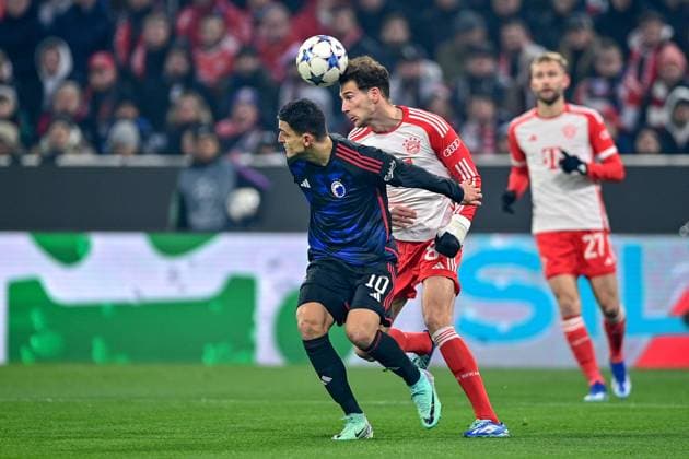 v li Mohamed ELYOUNOUSSI FC Copenhagen, 10 Leon GORETZKA FC Bayern Munich, FCB, 8 in duel, duel, tackle, dynamic, action, 29 11 2023, Munich Germany , Football, UEFA Champions League, group stage, FC Bayern Munich FC Copenhagen xslx