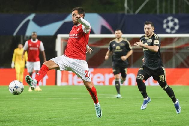Juranovic FC Union Berlin 18 pursues Ricardo Hort SC Braga 21 , SC Braga vs 1 FC Union Berlin, Football, Champions League, Group stage, Matchday 5, Season 2023 2024,29 11 2023 SC Braga vs 1 FC Union Berlin, Football, Champions League, Group stage, Matchday 5, Season 2023 2024,29 11 2023 Braga Copyright: xEibner-Pressefoto JoergxNiebergax EP_JNL