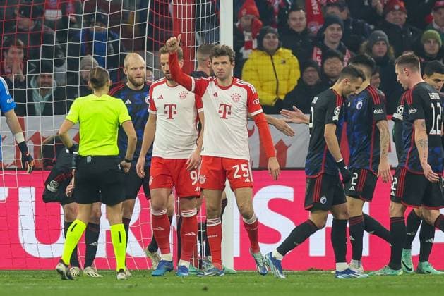 Thomas Mueller 25 FC Bayern Muenchen with thumbs up, FC Bayern Muenchen vs FC Copenhagen, Champions League, football, preliminary round, second leg, 29 11 2023 Muenchen Bayern Germany Copyright: xkolbert-press ChristianxKolbertx