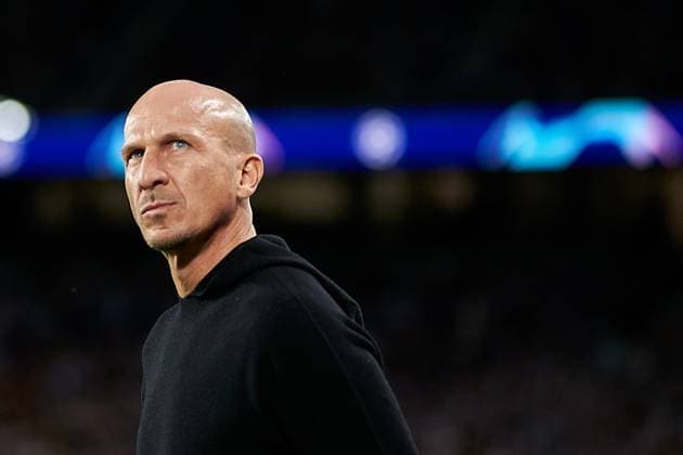 November 29, 2023: Gerhard Struber head coach of FC Red Bull Salzburg looks on prior the UEFA Champions League match between Real Sociedad and FC Red Bull Salzburg at Reale Arena on November 29, 2023, in San Sebastian, Spain. - ZUMAa181 20231129_zaa_a181_004 Copyright: xRicardoxLarreinax