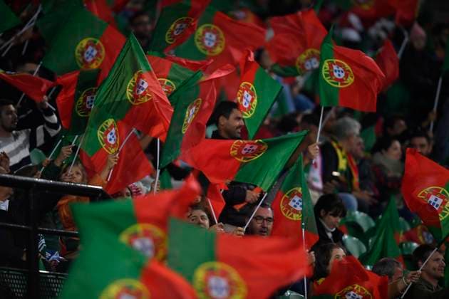 Portugal V Iceland: Group J - UEFA EURO, EM, Europameisterschaft,Fussball 2024 European Qualifiers Portugal fans are reacting during the Group J - UEFA EURO 2024 European Qualifiers match between Portugal and Iceland at Estadio Jose Alvalade in Lisbon, Portugal, on November 19, 2023. Lisbon Portugal  Copyright: xAlexxNicodimx originalFilename:nicodim-portugal231119_npEGT.jpg