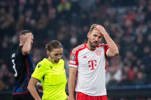 Harry Kane FC Bayern Muenchen, 09 aergert sich, davor Schiedsrichterin Stephanie Frappart, GER, FC Bayern Muenchen FCB vs FC Kopenhagen FCK , Fußball, UEFA Champions League, 5 Spieltag, Gruppe A, Saison 2023 2024, 29 11 2023 DFB DFL regulations prohibit any use of photographs as image sequences and or quasi video GER, FC Bayern Muenchen FCB vs FC Kopenhagen FCK , Fußball, UEFA Champions League, 5 Spieltag, Gruppe A, Saison 2023 2024, 29 11 2023 Muenchen Copyright: xEibner-Pressefoto Memmlerx EP_MMR