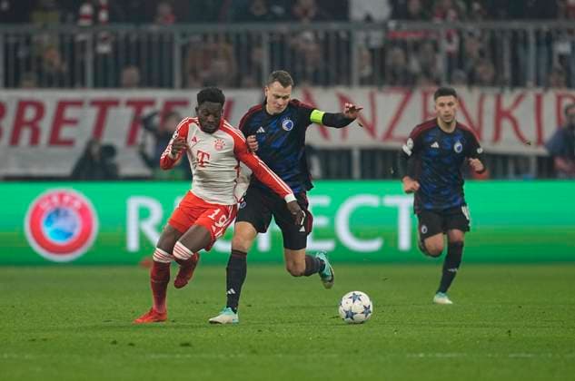 Champions League - Group A: Bayern Munich versus FC Copenhagen November 29 2023: Alphonso Davies (FC Bayern MoÂ¼nchen) and Viktor Claesson (FC Copenhagen) battle for the ball during a Champions League - Group A game, Bayern Munich versus FC Copenhagen, at Allianz Arena, Munich, Germany. Ulrik Pedersen CSM (Credit Image: Â Ulrik Pedersen Cal Media) Munich California Germany EDITORIAL USE ONLY Copyright: xx ZUMA-20231129_zma_c04_025.jpg UlrikxPedersenx csmphotothree205271