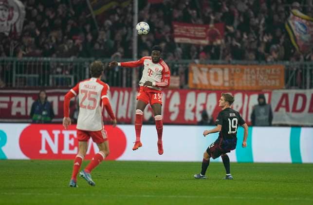 November 29 2023: Alphonso Davies (FC Bayern MoÂ¼nchen) heads during a Champions League - Group A game, Bayern Munich versus FC Copenhagen, at Allianz Arena, Munich, Germany. CSM Munich Germany - ZUMAc04_ 20231129_zma_c04_029 Copyright: xUlrikxPedersenx