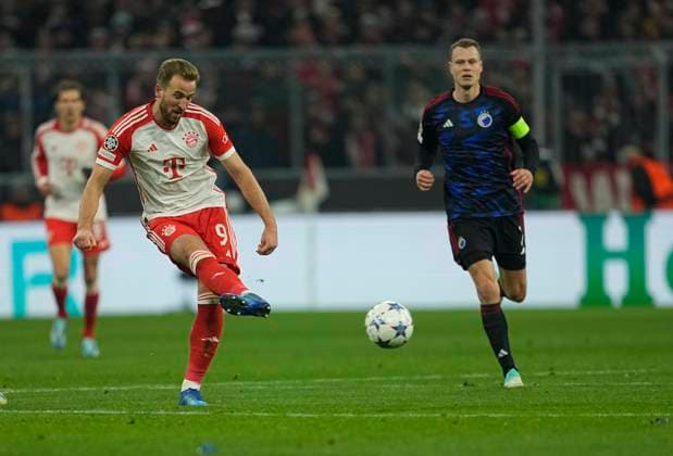November 29 2023: Harry Kane (FC Bayern MoÂ¼nchen) controls the ball during a Champions League - Group A game, Bayern Munich versus FC Copenhagen, at Allianz Arena, Munich, Germany. CSM Munich Germany - ZUMAc04_ 20231129_zma_c04_032 Copyright: xUlrikxPedersenx