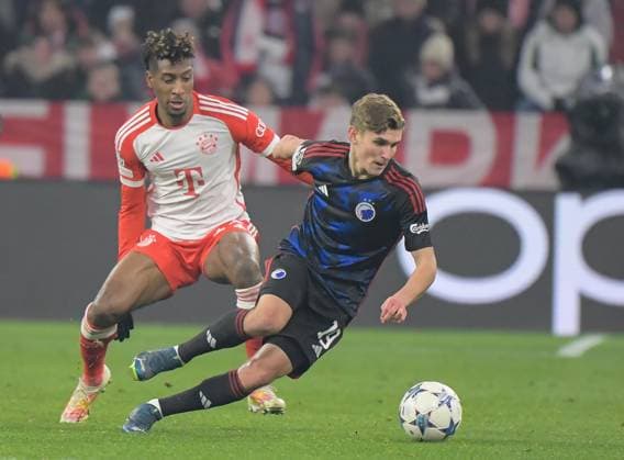 29 11 2023, xemx, Football UEFA Champions League, FC Bayern Muenchen FC Copenhagen emspor, v l Kingsley Coman FC Bayern Muenchen , Elias Jelert FC Copenhagen Zweikampf, Aktion, action, battle for the ball DFL DFB REGULATIONS PROHIBIT ANY USE OF PHOTOGRAPHS as IMAGE SEQUENCES and or QUASI VIDEO Muenchen