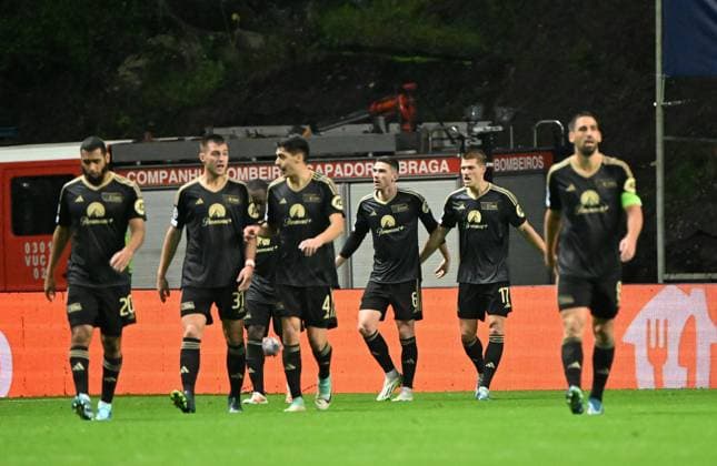 Football, Men, Season 2023 2024, UEFA Champions League Group C, Matchday 5 , SC Sporting Braga 1 FC Union Berlin, f l Aissa Laidouni 1 FC Union Berlin , Robin Knoche 1 FC Union Berlin , Diogo Leite 1 FC Union Berlin , Robin Gosens 1 FC Union Berlin , Kevin Behrens 1 FC Union Berlin , Rani Khedira 1 FC Union Berlin , Celebration after goal to 0 1, 29 11 2023, Copyright: xMatthiasxKochx