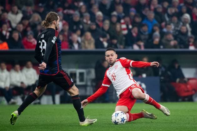 Raphael Guerreiro FC Bayern Muenchen, 22 in duel with Rasmus Falk FC Copenhagen, 33 , GER, FC Bayern Muenchen FCB vs FC Copenhagen FCK , Football, UEFA Champions League, Matchday 5, Group A, 2023 2024 season, 29 11 2023 GER, FC Bayern Muenchen FCB vs FC Copenhagen FCK , Football, UEFA Champions League, Matchday 5, Group A, 2023 2024 season, 29 11 2023 Muenchen Copyright: xEibner-Pressefoto Memmlerx EP_MMR