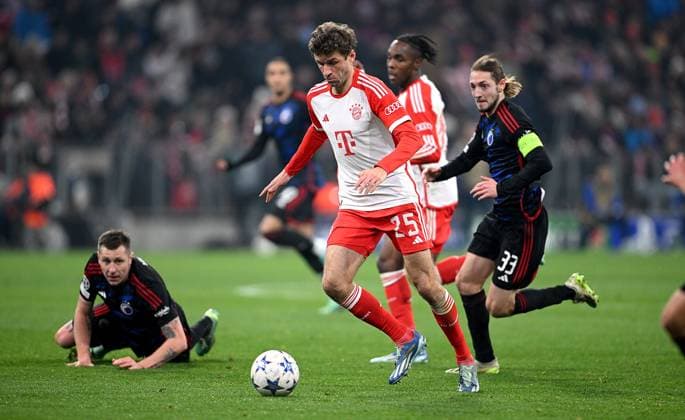 FOOTBALL CHAMPIONS LEAGUE SEASON 2023 2024 Preliminary Round Group A 5 Matchday FC Bayern Muenchen FC Copenhagen 29 11 2023 Lukas Lerager left, FC Copenhagen v Thomas Mueller center, FC Bayern Muenchen v Rasmus Falk right, FC Copenhagen