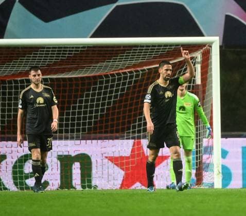 Football, Men, Season 2023 2024, UEFA Champions League Group C, Matchday 5 , SC Sporting Braga 1 FC Union Berlin, f l Robin Knoche 1 FC Union Berlin , Rani Khedira 1 FC Union Berlin , Goalkeeper Frederik Rönnow 1 FC Union Berlin , Disappointment after conceding 1 1, 29 11 2023, Copyright: xMatthiasxKochx