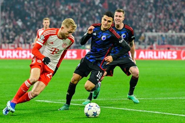 v li Konrad LAIMER FC Bayern Munich, FCB, 27 Mohamed ELYOUNOUSSI FC Copenhagen, 10 in duel, duel, tackle, dynamic, action, 29 11 2023, Munich Germany , Football, UEFA Champions League, group stage, FC Bayern Munich FC Copenhagen xslx