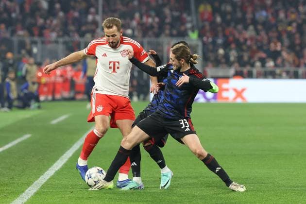 in duel, action, with Harry Kane 9 FC Bayern Muenchen , Rasmus Falk 33 FC Copenhagen , FC Bayern Muenchen vs FC Copenhagen, Champions League, football, preliminary round, second leg, 29 11 2023 Muenchen Bayern Germany Copyright: xkolbert-press ChristianxKolbertx