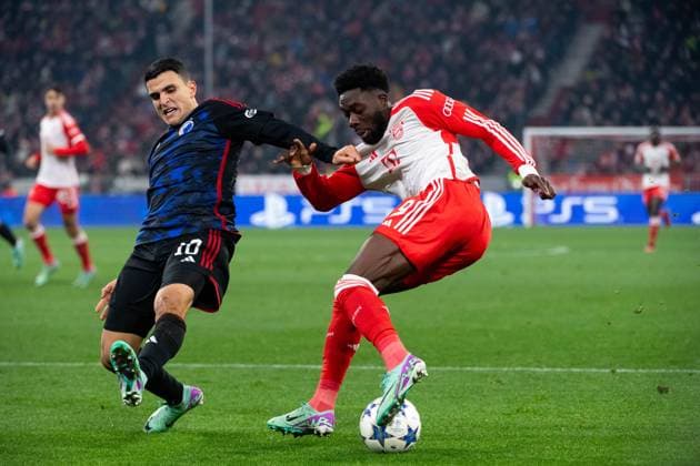 Alphonso Davies FC Bayern Muenchen, 19 in duel with Mohamed Elyounoussi FC Copenhagen, 10 , GER, FC Bayern Muenchen FCB vs FC Copenhagen FCK , Football, UEFA Champions League, Matchday 5, Group A, 2023 2024 season, 29 11 2023 GER, FC Bayern Muenchen FCB vs FC Copenhagen FCK , Football, UEFA Champions League, Matchday 5, Group A, 2023 2024 season, 29 11 2023 Muenchen Copyright: xEibner-Pressefoto Memmlerx EP_MMR