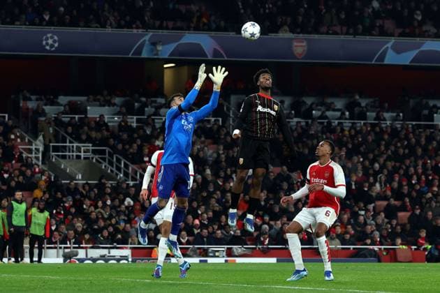 London, England, 29 November 2023: David Raya, Goalkeeper of Arsenal makes a save during the UEFA Champions League football match between Arsenal and Lens at Emirates Stadium in London, England. FOOTBALL : Arsenal vs Lens - UEFA Ligue des Champions - 29 11 2023 SPP Panoramic 