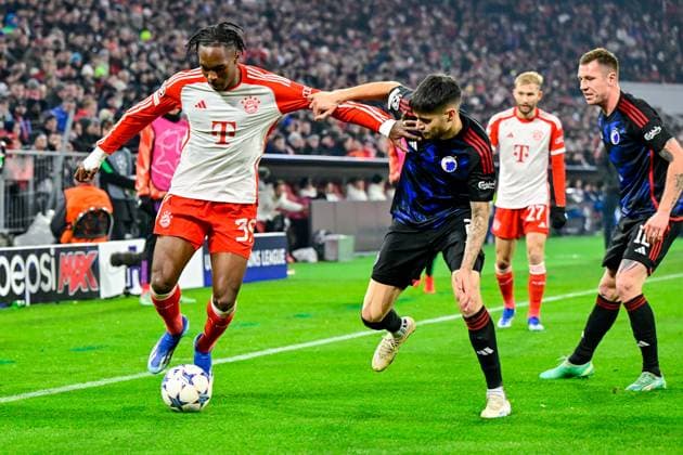 v li Mathys TEL FC Bayern Munich, FCB, 39 Kevin DIKS FC Copenhagen, 2 in duel, duel, tackle, dynamic, action, action, 29 11 2023, Munich Germany , football, UEFA Champions League, group stage, FC Bayern Munich FC Copenhagen xslx