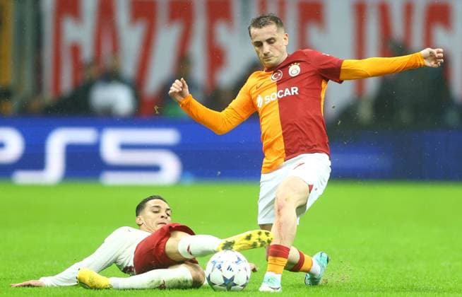 EDITORIAL USE ONLY No use with unauthorised audio, video, data, fixture lists, club league logos or live services. Online in-match use limited to 120 images, no video emulation. No use in betting, games or single club league player publications. Galatasaray v Manchester United, ManU UEFA Champions League, Group A, Football, RAMS Park, Istanbul, Turkiye - 29 Nov 2023 EDITORIAL USE ONLY No use with unauthorised audio, video, data, fixture lists, club league logos or live services. Online in-match use limited to 120 images, no video emulation. No use in betting, games or single club league player publications. Copyright: xKieranxMcManus Shutterstockx 14232507dz