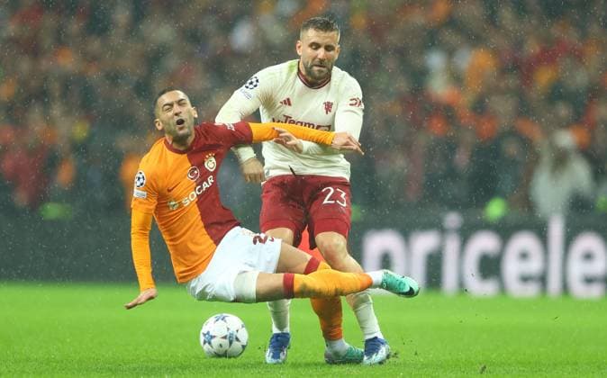 EDITORIAL USE ONLY No use with unauthorised audio, video, data, fixture lists, club league logos or live services. Online in-match use limited to 120 images, no video emulation. No use in betting, games or single club league player publications. Galatasaray v Manchester United, ManU UEFA Champions League, Group A, Football, RAMS Park, Istanbul, Turkiye - 29 Nov 2023 EDITORIAL USE ONLY No use with unauthorised audio, video, data, fixture lists, club league logos or live services. Online in-match use limited to 120 images, no video emulation. No use in betting, games or single club league player publications. Copyright: xKieranxMcManus Shutterstockx 14232507ec