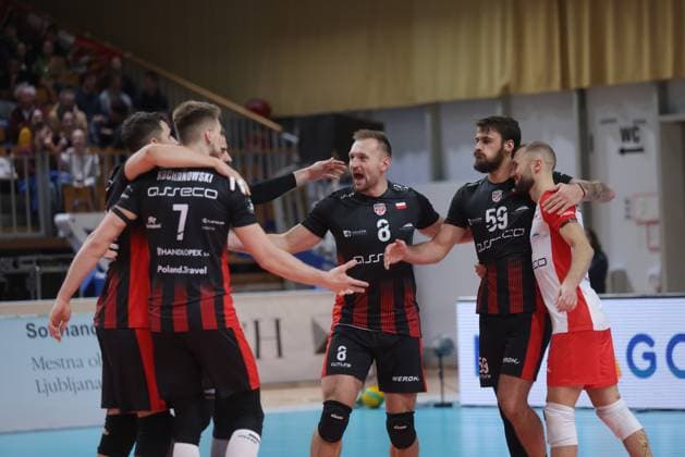 (231130) -- LJUBLJANA, Nov. 30, 2023 -- Athletes of Asseco Resovia Rzeszow celebrate scoring during the 4th round pool B match of CEV Champions League Volley 2024 between ACH Volley Ljubljana and Asseco Resovia Rzeszow in Ljubljana, Slovenia, Nov. 29, 2023. (Photo by Xinhua) (SP)SLOVENIA-LJUBLJANA-CEV CHAMPIONS LEAGUE VOLLEY 2024 ZeljkoxStevanic 