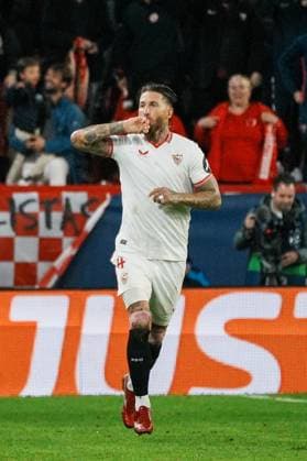 (231130) -- SEVILLE, Nov. 30, 2023 -- Sevilla s Sergio Ramos celebrates a goal during the UEFA Champions League Group B match between Sevilla FC and PSV Eindhoven in Seville, Spain, on Nov. 29, 2023. (Photo by Xinhua) (SP)SPAIN-SEVILLE-FOOTBALL-UEFA CHAMPIONS-SEVILLA FC VS PSV EINDHOVEN ZhangxYuheng 