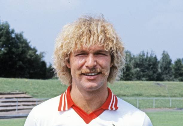 Archivbilder der Woche SPORT KW48 25.07.79 VfB Stuttgart Fototermin 1979 1980 Deutschland, Stuttgart, 25.07.1979, Fussball, Bundesliga, VfB Stuttgart Fototermin Saison 1979 1980: Rainer Rühle. *** 25 07 79 VfB Stuttgart photo session 1979 1980 Germany, Stuttgart, 25 07 1979, Soccer, Bundesliga, VfB Stuttgart photo session season 1979 1980 Rainer Rühle