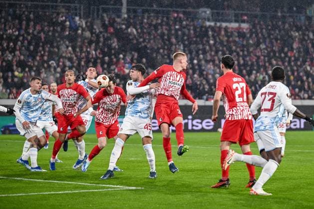 30 11 2023, Freiburg, Germany, Stadion am Wolfswinkel, SC Freiburg vs Olympiakos Piraeus UEFA Europa League 2023 24 Group A, Michael Gregoritsch SC Freiburg goal shot to 2 0 Photo H Langer Freiburg Stadion am Wolfswinkel Germany  541_SCFOLY20231130_011 Langer-541