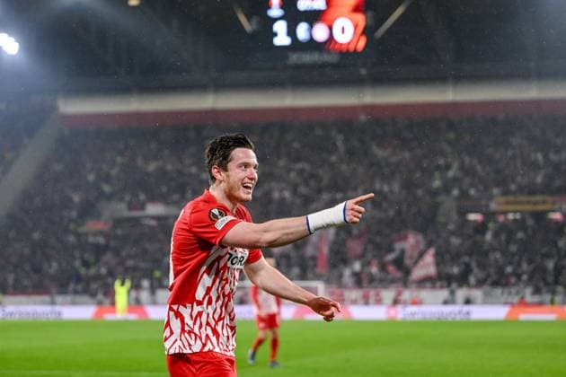 30 11 2023, Freiburg, Germany, Stadion am Wolfswinkel, SC Freiburg vs Olympiakos Piraeus UEFA Europa League 2023 24 Group A, Michael Gregoritsch SC Freiburg goal celebration, cheers after his goal for 2 0 Photo H Langer Freiburg Stadion am Wolfswinkel Germany  541_SCFOLY20231130_012 Langer-541