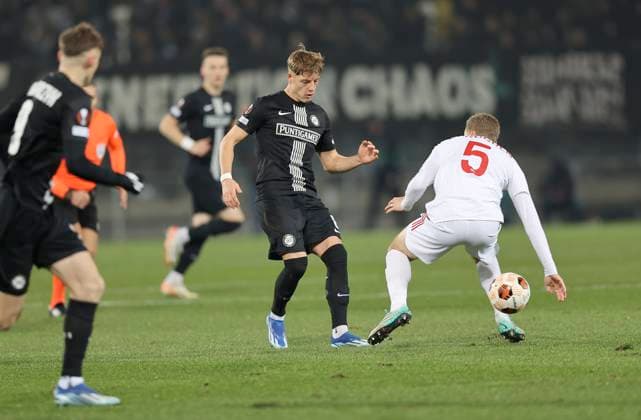 SOCCER - UEFA EL, Sturm vs Czestochowa GRAZ,AUSTRIA,30.NOV.23 - SOCCER - UEFA Europa League, group stage, SK Sturm Graz vs Rakow Czestochowa. Image shows Alexander Prass (Sturm) and Gustav Berggren (Czestochowa) .  GEPAxpictures xHansxOberlaender