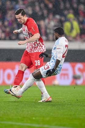 30 11 2023, Freiburg, Germany, Stadion am Wolfswinkel, SC Freiburg vs Olympiacos Piraeus UEFA Europa League 2023 24 Group A, Michael Gregoritsch SC Freiburg and Rodinei Olympiacos FC in a duel Photo H Langer Freiburg Stadion am Wolfswinkel Germany  541_SCFOLY20231130_026 Langer-541