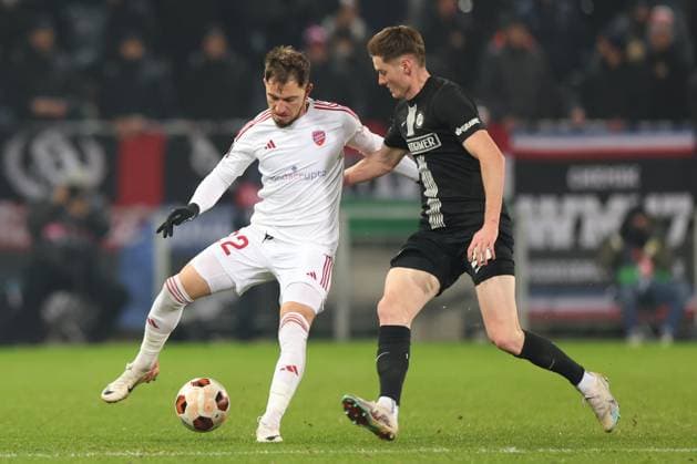 SOCCER - UEFA EL, Sturm vs Czestochowa GRAZ,AUSTRIA,30.NOV.23 - SOCCER - UEFA Europa League, group stage, SK Sturm Graz vs Rakow Czestochowa. Image shows Deian Sorescu (Czestochowa) and David Schnegg (Sturm).  GEPAxpictures xChrisxBauer
