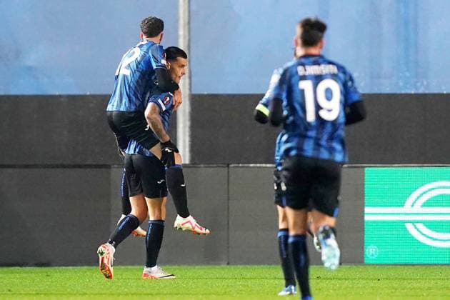 Fußball, EL, Atalanta Bergamo - Sporting Lissabon Foto Spada LaPresse 30 Novembre 2023 - Bergamo , Italia - calcio - Atalanta vs Sporting Lisbona - Europa League 2023 2024 - Stadio Gewis Nella foto: Gianluca scamacca esultanza dopo gol 1-0 30 November , 2023 Bergamo , Italy - sport, calcio - Atalanta vs Sporting Lisboa , Europa League 2023 2024 - Gewis Stadium - In the pic : Gianluca scamacca celebrates after scoring 1-0  Copyright: xSpada LaPressex
