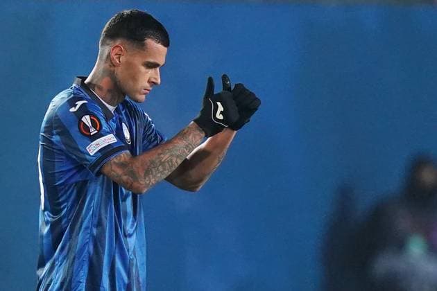 Fußball, EL, Atalanta Bergamo - Sporting Lissabon Foto Spada LaPresse 30 Novembre 2023 - Bergamo , Italia - calcio - Atalanta vs Sporting Lisbona - Europa League 2023 2024 - Stadio Gewis Nella foto: Gianluca scamacca esultanza dopo gol 1-0 30 November , 2023 Bergamo , Italy - sport, calcio - Atalanta vs Sporting Lisboa , Europa League 2023 2024 - Gewis Stadium - In the pic : Gianluca scamacca celebrates after scoring 1-0  Copyright: xSpada LaPressex