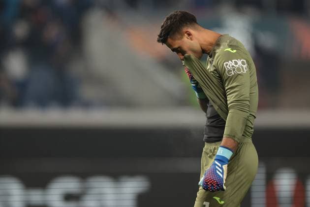 Fußball, EL, Atalanta Bergamo - Sporting Lissabon Bergamo, Italy, 30th November 2023. Juan Musso of Atalanta reacts during the UEFA Europa League match at Gewiss Stadium, Bergamo. Picture credit should read: Jonathan Moscrop Sportimage EDITORIAL USE ONLY. No use with unauthorised audio, video, data, fixture lists, club league logos or live services. Online in-match use limited to 120 images, no video emulation. No use in betting, games or single club league player publications. SPI-2756-0008