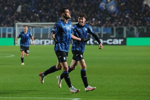 Fußball, EL, Atalanta Bergamo - Sporting Lissabon November 30, 2023, BERGAMO, Italia: Atalanta s Gianluca Scamacca jubilates after scoring the goal 1-0 with his teammate Matteo Ruggeri during the UEFA Europa League group D soccer match between Atalanta BC and Sporting Clube de Portugal, at Bergamo Stadium in Bergamo, Italy, 30 November 2023..ANSA MICHELE MARAVIGLIA Soccer: Europa League; Atalanta-Sporting Clube de Portugal  - ZUMAa110 20231130_zaf_a110_010 Copyright: xMichelexMaravigliax