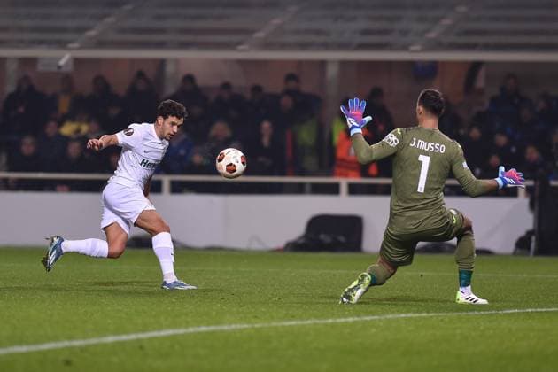 Fußball, EL, Atalanta Bergamo - Sporting Lissabon November 30, 2023, BERGAMO, Italia: Goal opportunity for Sporting s Pedro Goncalves during the UEFA Europa League group D soccer match between Atalanta BC and Sporting Clube de Portugal, at Bergamo Stadium in Bergamo, Italy, 30 November 2023..ANSA MICHELE MARAVIGLIA Soccer: Europa League; Atalanta-Sporting Clube de Portugal  - ZUMAa110 20231130_zaf_a110_011 Copyright: xMichelexMaravigliax