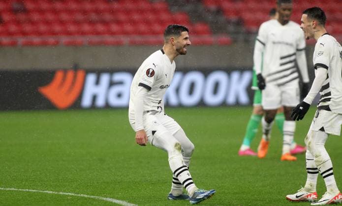 Martin Terrier(C),Enzo Lee Fee(R) FC Stade Rennais celebrate first scored goal on match FOOTBALL : Maccabi Haifa Vs Stade Rennais - Ligue Europa - 30 11 2023 AleksandarDjorovic Panoramic 