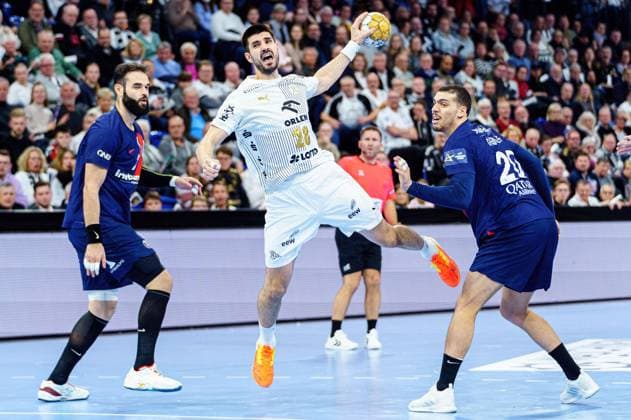 Throw Goal Eduardo Gurbindo Martinez THW Kiel, 28 GER, THW Kiel vs Paris St Germain Handball, Handball, Champions League, Matchday 9, 2023 2024 season, 30 11 2023 GER, THW Kiel vs Paris St Germain Handball, Handball, Champions League, Matchday 9, 2023 2024 season, 30 11 2023 Kiel Copyright: xEibnerxPressefoto MarcelxvonxFehrnx EP_MFN