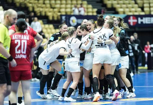 Bilder des Jahres 2023, Sport 11 November Sport Themen der Woche KW48 Sport Bilder des Tages Handball, Frauen WM, Deutschland - Japan Germany players celebrates after winning in the IHF World Women s Handball Championship match between Germany and Japan in the preliminary Group F in Jyske Bank Boxen in Herning, Denmark on Tuesday, November 30, 2023. , Herning Jylland Denmark *** Germany players celebrates after winning in the IHF World Women s Handball Championship match between Germany and Japan in the preliminary Group F at Jyske Bank Boxen in Herning, Denmark on Tuesday, November 30, 2023 , Herning Jylland Denmark  Copyright: ClausxFisker ClausxFiskerx spdk20231130-195119-L