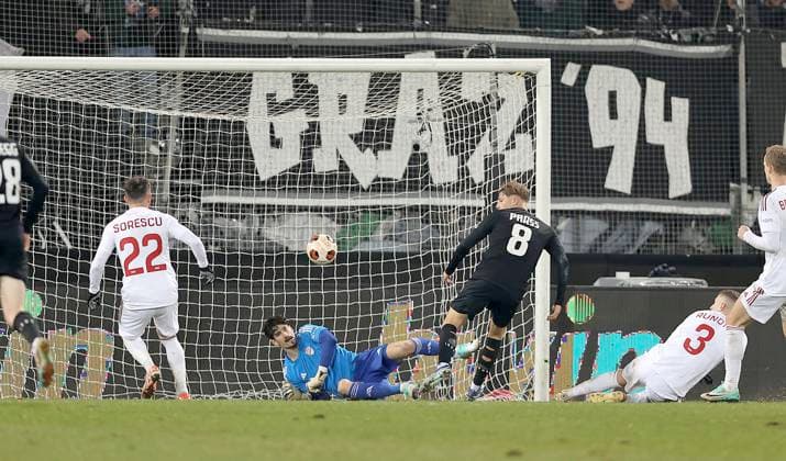 SOCCER - UEFA EL, Sturm vs Czestochowa GRAZ,AUSTRIA,30.NOV.23 - SOCCER - UEFA Europa League, group stage, SK Sturm Graz vs Rakow Czestochowa. Image shows Vladan Kovacevic (Czestochowa) and Alexander Prass (Sturm).  GEPAxpictures xHansxOberlaender