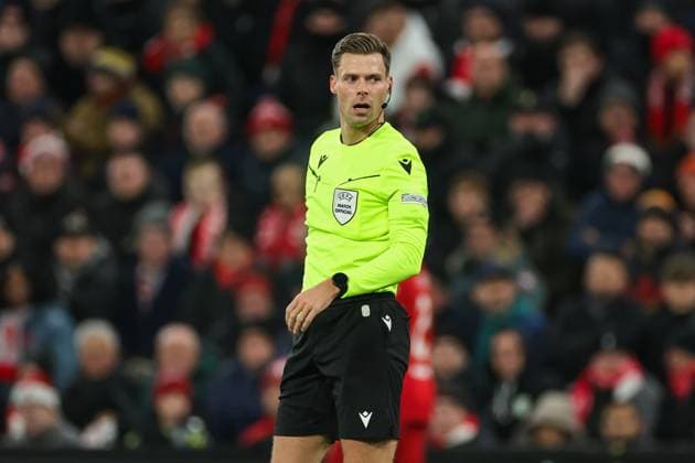 UEFA Europa League Group E Liverpool v LASK Referee Urs Schnyder during the UEFA Europa League Group E match Liverpool vs LASK at Anfield, Liverpool, United Kingdom, 30th November 2023 (Photo by Mark Cosgrove News Images) Copyright: xMarkxCosgrove NewsxImagesx
