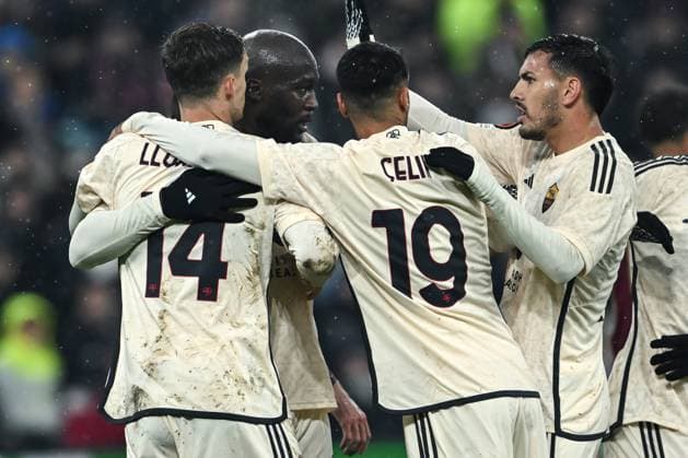 Fußball, EL, Servette Genf - AS Rom Cm Ginevra (Svizzera) 30 11 2023 - Europa League Servette-Roma foto Cristiano Mazzi Image nella foto: esultanza gol Romelu Lukaku 