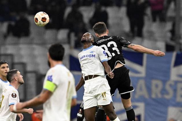 Fußball, EL, Olympique Marseille - Ajax Amsterdam MARSEILLE - (l-r) Geoffrey Kondogbia of Olympique Marseille, Benjamin Tahirovic of Ajax during the UEFA Europa League Group B match between Olympique Marseille and Ajax Amsterdam at Stade de Marseille on November 30, 2023 in Marseille, France. ANP OLAF KRAAK UEFA Europa League 2023 24 2023 2024 xVIxANPxSportx xxANPxIVx 485138557 originalFilename: 485138557.jpg