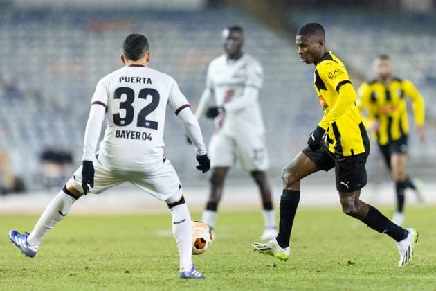 231130 Gustavo Puerta of Bayer Leverkusen and Akoua Romeo Amane of BK Häcken during the UEFA Europa League football match between BK Häcken and Bayer Leverkusen on November 30, 2023 in Gothenburg Photo Michael Erichsen BILDBYRAN COP 89 MI0578 bayer leverkusen bbeng bk häcken football fotball fotboll fotboll soccer uefa europa league  Copyright: MICHAELxERICHSEN BB231130MI051