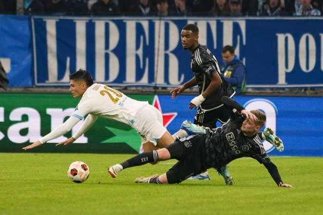 Fußball, EL, Olympique Marseille - Ajax Amsterdam Carlos Joaquin Correa (Olympique de Marseille) - Kenneth Taylor (Ajax) FOOTBALL : Olympique de Marseille vs Ajax d™Amsterdam - Europa League - Phase de groupe - Marseille - 30 11 2023 NorbertScanella Panoramic 
