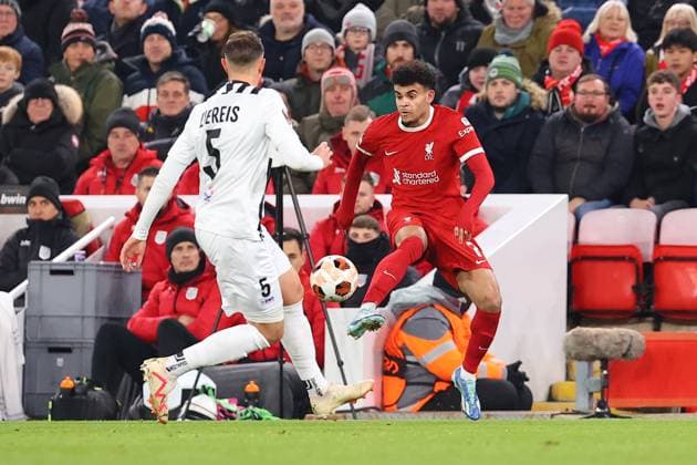 England, Liverpool, 30 11 2023, , Liverpool FC vs LASK UEFA Europa League 2023 2024 Group E, Luis Diaz Liverpool looks for options Liverpool  eu-images-119