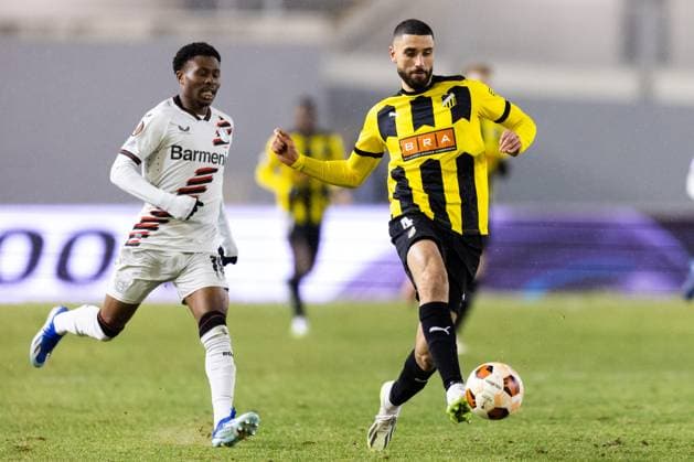 231130 Nathan Tella of Bayer Leverkusen and Aiham Ousou of BK Häcken during the UEFA Europa League football match between BK Häcken and Bayer Leverkusen on November 30, 2023 in Gothenburg Photo Michael Erichsen BILDBYRAN COP 89 MI0578 fotboll football soccer fotball uefa europa league bk häcken bayer leverkusen bbeng  Copyright: MICHAELxERICHSEN BB231130MI055
