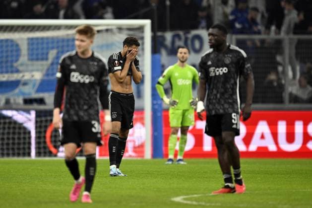 MARSEILLE - (l-r) Kristian Hlynsson of Ajax, Devyne Rensch of Ajax, Ajax goalkeeper Diant Ramaj, Brian Brobbey of Ajax are disappointed after the 4-3 during the UEFA Europa League match in group B between Olympique Marseille and Ajax Amsterdam in Stade de Marseille on November 30, 2023 in Marseille, France. ANP OLAF KRAAK UEFA Europa League 2023 24 2023 2024 xVIxANPxSportx xxANPxIVx 485143955 originalFilename: 485143955.jpg